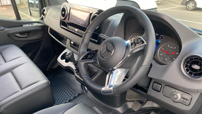 Mercedes-Benz Sprinter 315Cdi L2 Diesel Rwd 3.5t H2 Select Van - Image 17